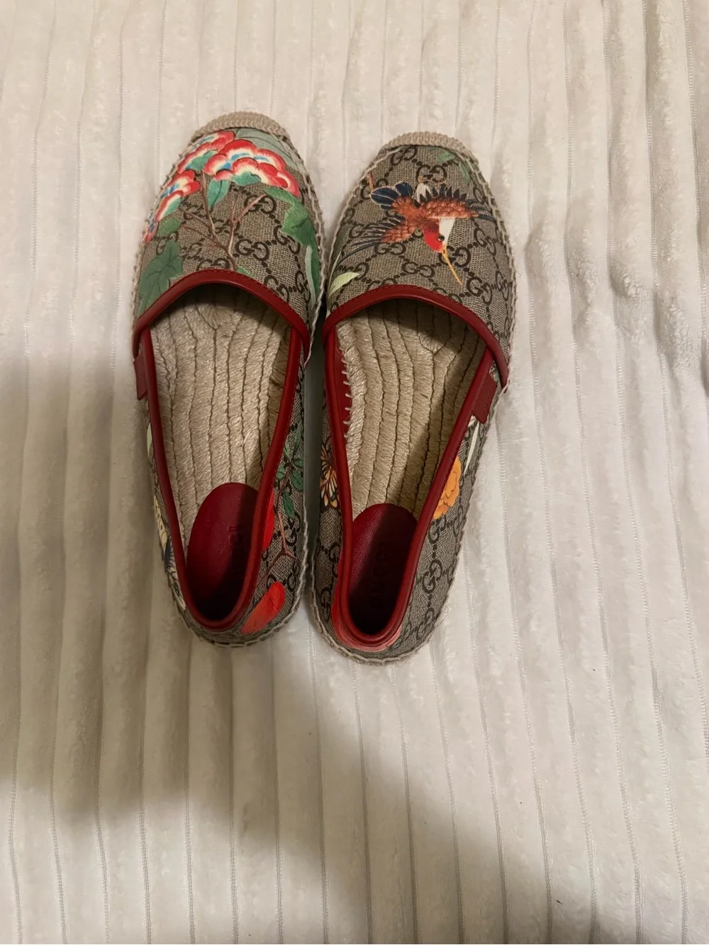 Gucci Beige GG Canvas Espadrilles with Red Trim and Multicolor Embroidery